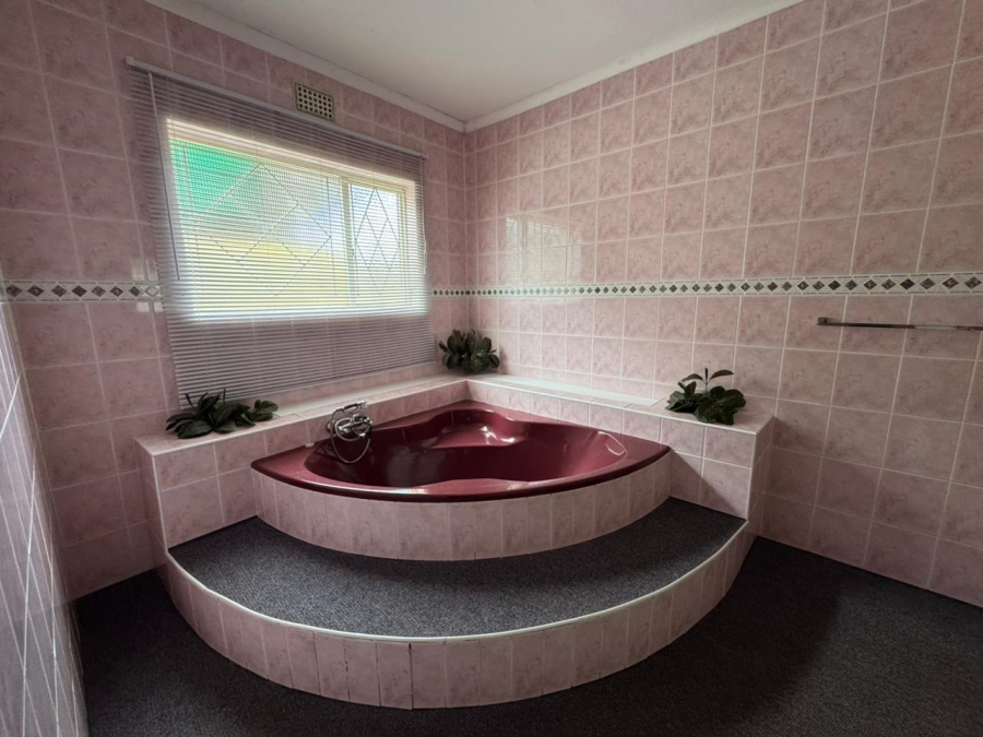 3 Bedroom Property for Sale in Park Village Western Cape